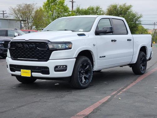 Bright White Clearcoat 2026 RAM 1500 Big Horn/Lone Star