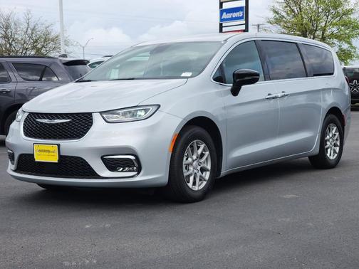 Silver Mist Clearcoat 2026 Chrysler Pacifica Select