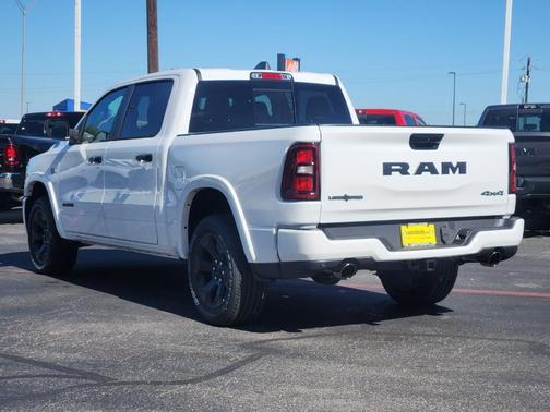 Bright White Clearcoat 2026 RAM 1500 Big Horn/Lone Star