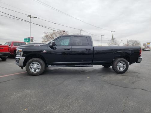 Diamond Black 2026 RAM 3500 Tradesman