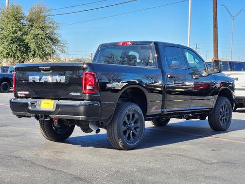 Diamond Black 2026 RAM 2500 Big Horn