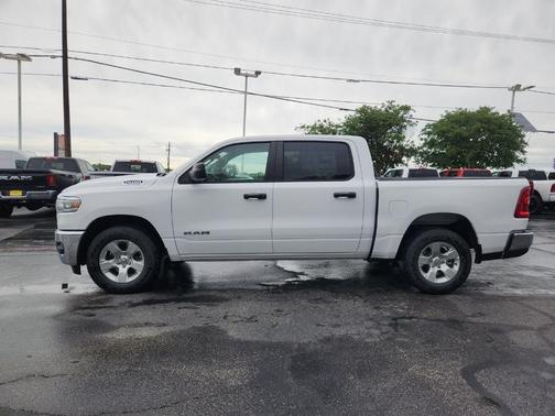 Bright White Clearcoat 2026 RAM 1500 Big Horn/Lone Star