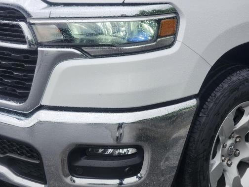 Bright White Clearcoat 2026 RAM 1500 Big Horn/Lone Star