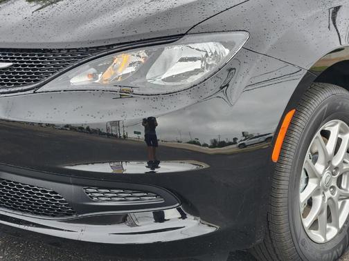 2026 Chrysler Voyager LX