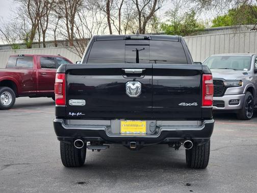 Diamond Black 2022 RAM 1500 Longhorn