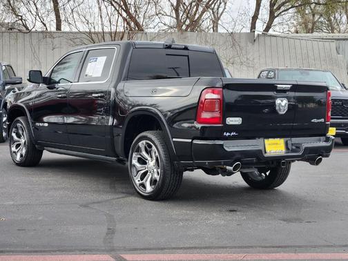 Diamond Black 2022 RAM 1500 Longhorn