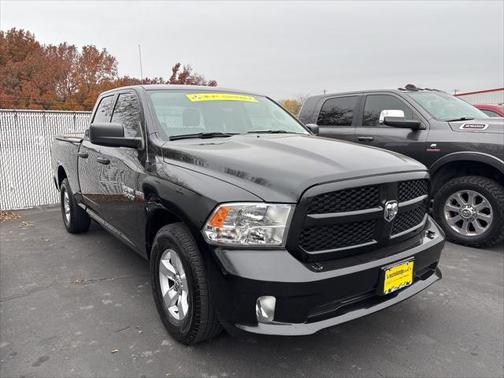 2017 RAM 1500 Express Quad Cab 4x2 64' Box