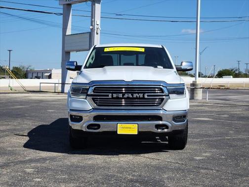 2022 RAM 1500 Laramie Crew Cab 4x4 64' Box