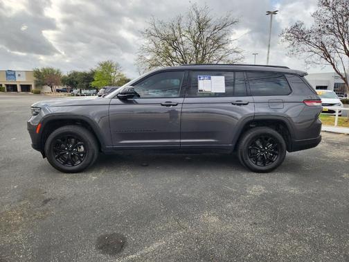 2025 Jeep Grand Cherokee L Laredo