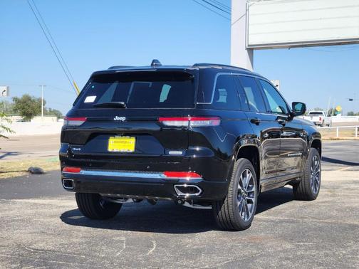 Diamond Black 2025 Jeep Grand Cherokee Overland