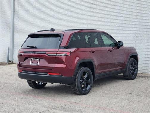 2025 Jeep Grand Cherokee Laredo