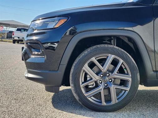 Diamond Black 2026 Jeep Compass Limited Altitude