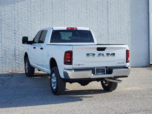 Bright White Clearcoat 2026 RAM 2500 Big Horn