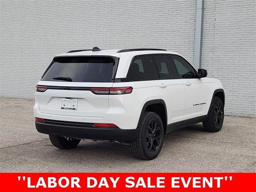 2025 Jeep Grand Cherokee Laredo