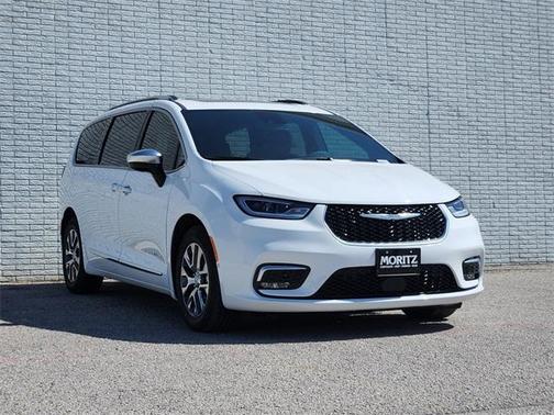 2025 Chrysler Pacifica Hybrid Pinnacle