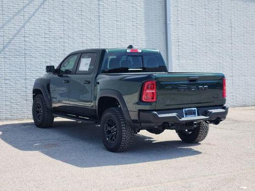 Serrano Red 2026 RAM 1500 RHO