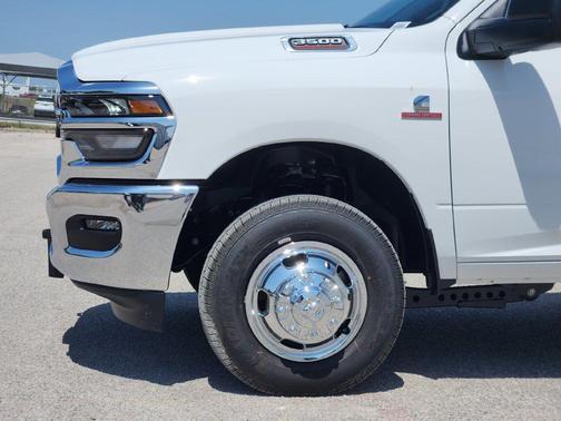 Bright White Clearcoat 2026 RAM 3500 Tradesman