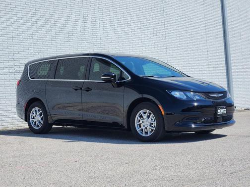Diamond Black 2026 Chrysler Voyager LX