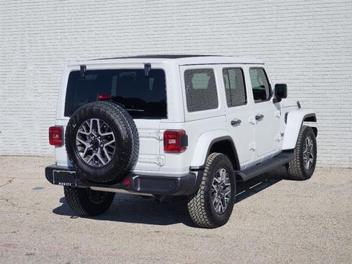 Bright White Clearcoat 2025 Jeep Wrangler Sahara