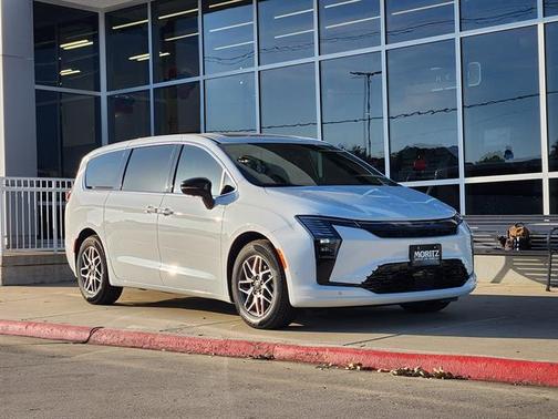White 2027 Chrysler Pacifica LIMITED