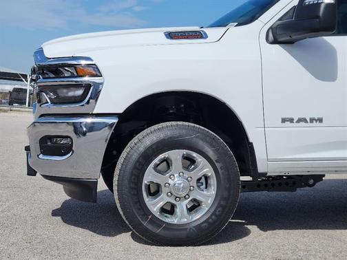 Bright White Clearcoat 2026 RAM 2500 Big Horn