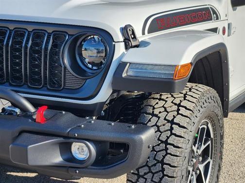 Bright White Clearcoat 2026 Jeep Gladiator Rubicon