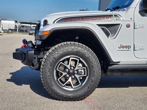 Bright White Clearcoat 2026 Jeep Gladiator Rubicon