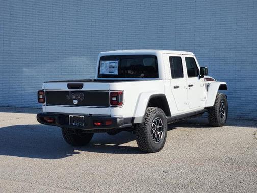 Bright White Clearcoat 2026 Jeep Gladiator Rubicon