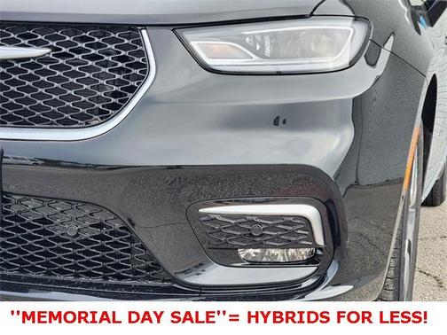 2025 Chrysler Pacifica Hybrid Pinnacle