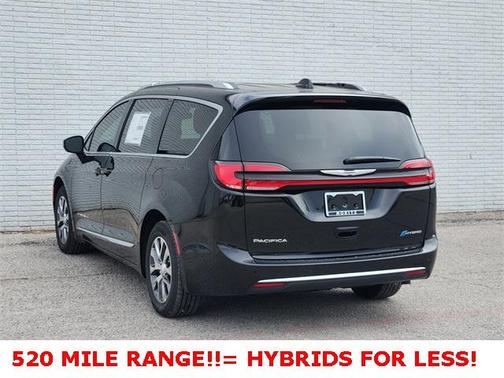 2025 Chrysler Pacifica Hybrid Pinnacle