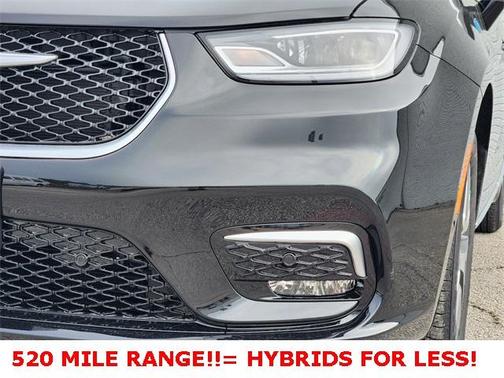 2025 Chrysler Pacifica Hybrid Pinnacle