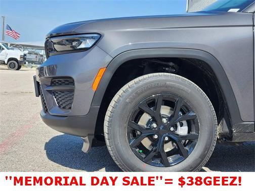 2025 Jeep Grand Cherokee Laredo