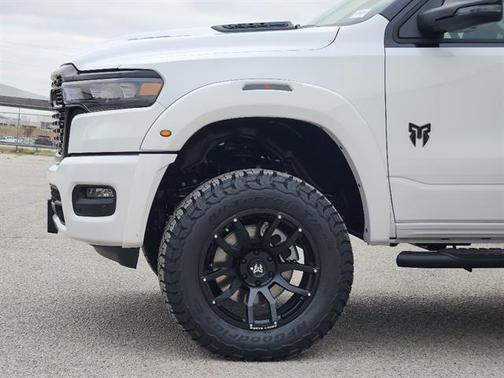 Bright White Clearcoat 2026 RAM 1500 Big Horn/Lone Star