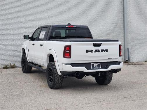 Bright White Clearcoat 2026 RAM 1500 Big Horn/Lone Star