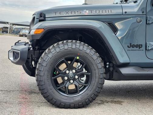 Anvil Clearcoat 2026 Jeep Gladiator Sport