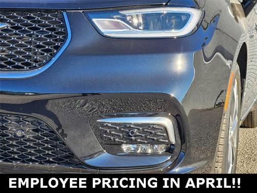 2025 Chrysler Pacifica Pinnacle