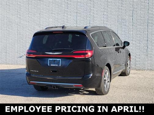 2025 Chrysler Pacifica Pinnacle