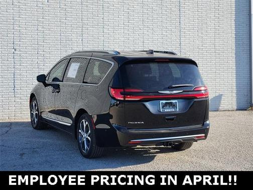 2025 Chrysler Pacifica Pinnacle