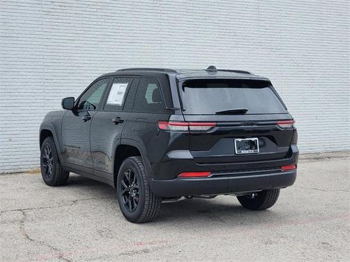 2025 Jeep Grand Cherokee Laredo