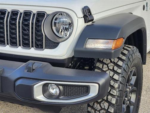 Bright White Clearcoat 2026 Jeep Gladiator Sport