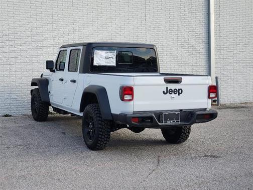Bright White Clearcoat 2026 Jeep Gladiator Sport