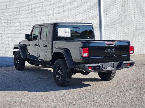 Black Clearcoat 2026 Jeep Gladiator Sport