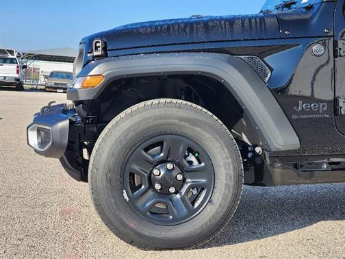 Black Clearcoat 2026 Jeep Gladiator Sport