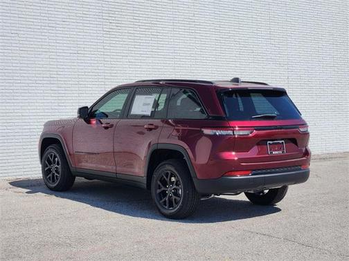 2025 Jeep Grand Cherokee Laredo