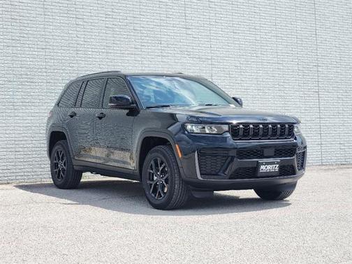 Diamond Black 2026 Jeep Grand Cherokee Laredo