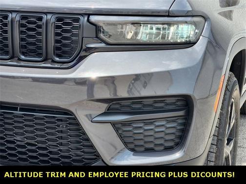 2025 Jeep Grand Cherokee Laredo