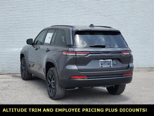 2025 Jeep Grand Cherokee Laredo