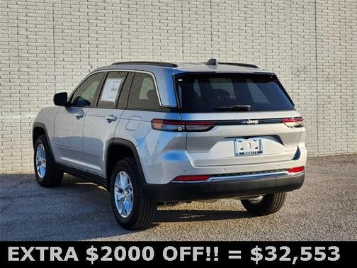 2025 Jeep Grand Cherokee Laredo
