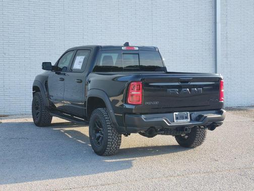 Diamond Black 2026 RAM 1500 RHO