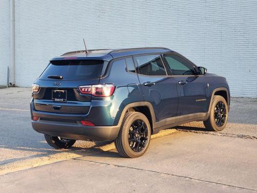 Blue Pearl 2026 Jeep Compass Latitude